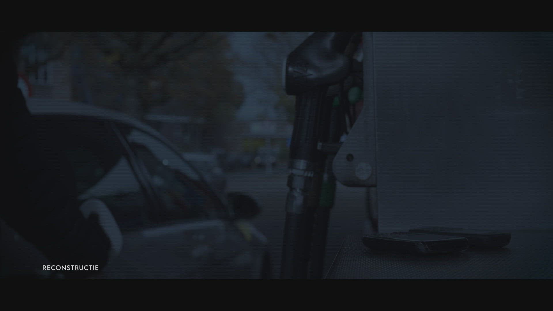 Tony De G. Slaat Door