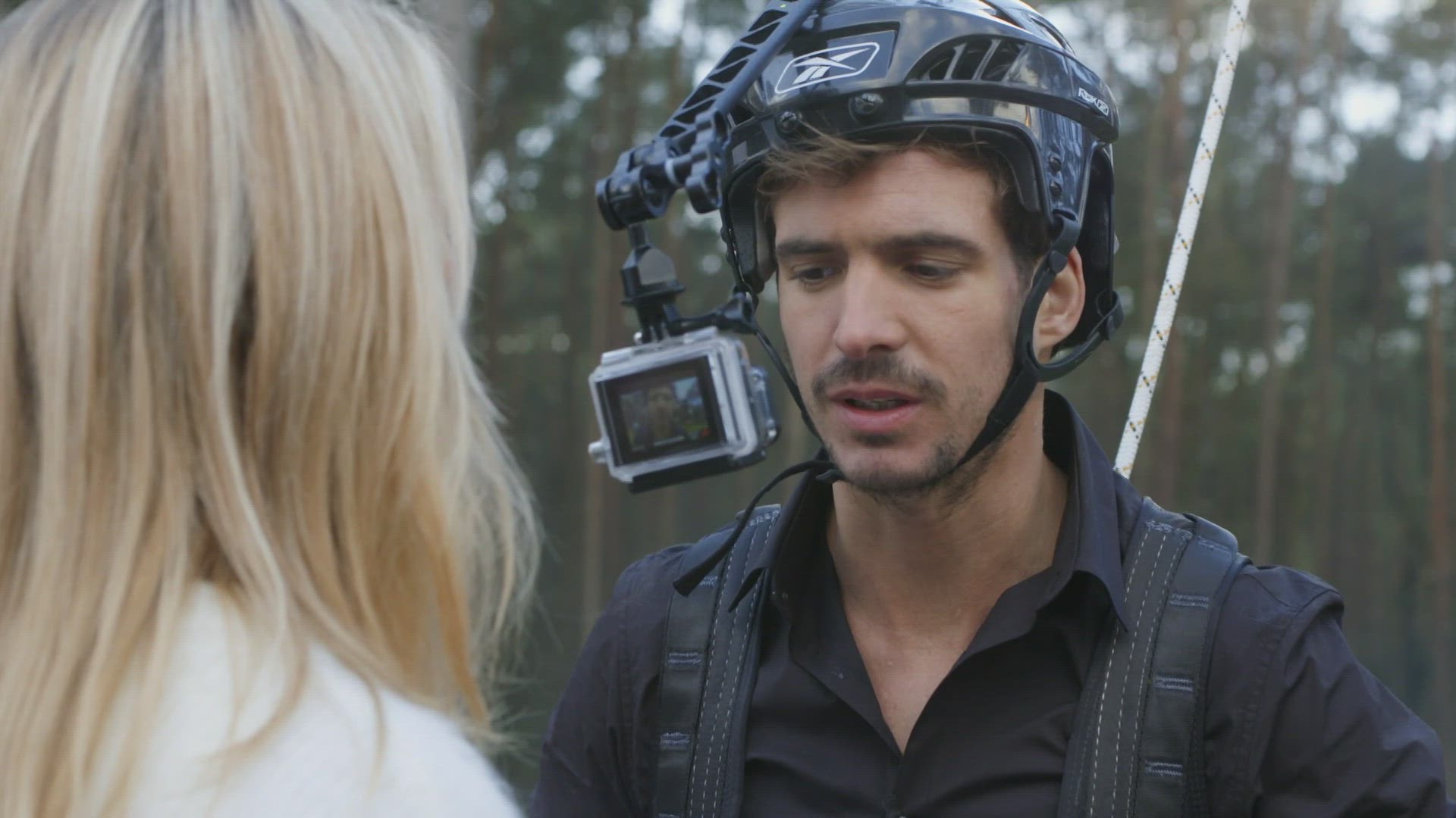 Bagels en Bubbels 1.02 - Aan een Zijden Draadje